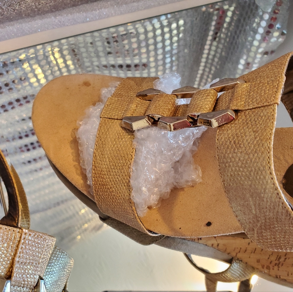 Anne Klein Tan Sandals S 9M - Picture 2 of 7